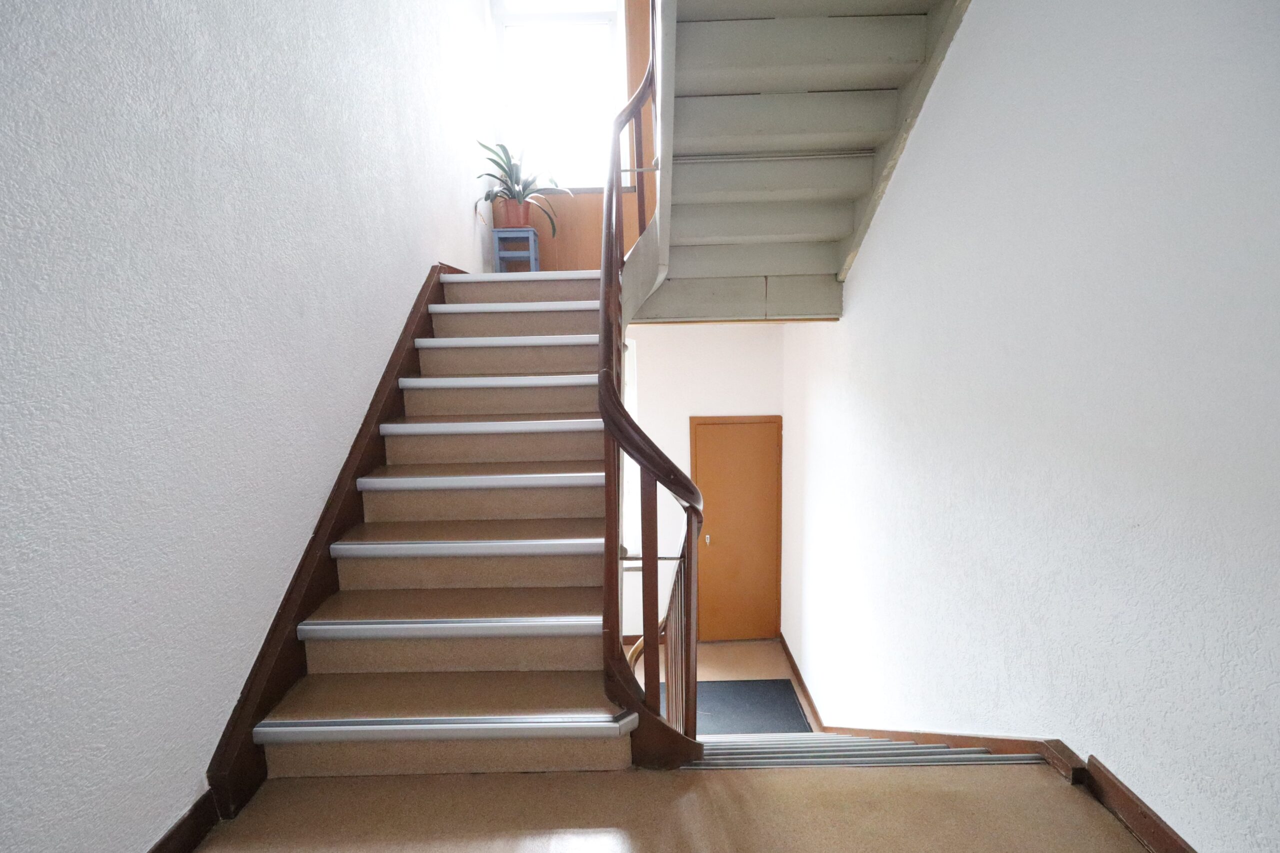 4-Familienhaus in ruhiger Wohnlage – Ansicht 2