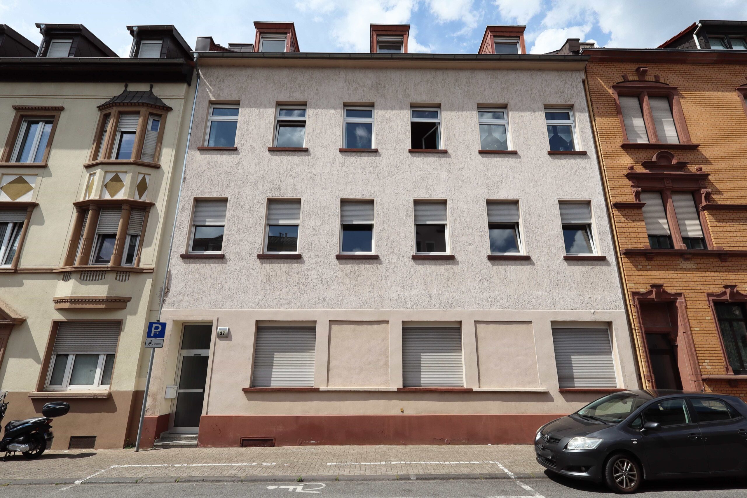 4-Familienhaus in ruhiger Wohnlage – Ansicht 1