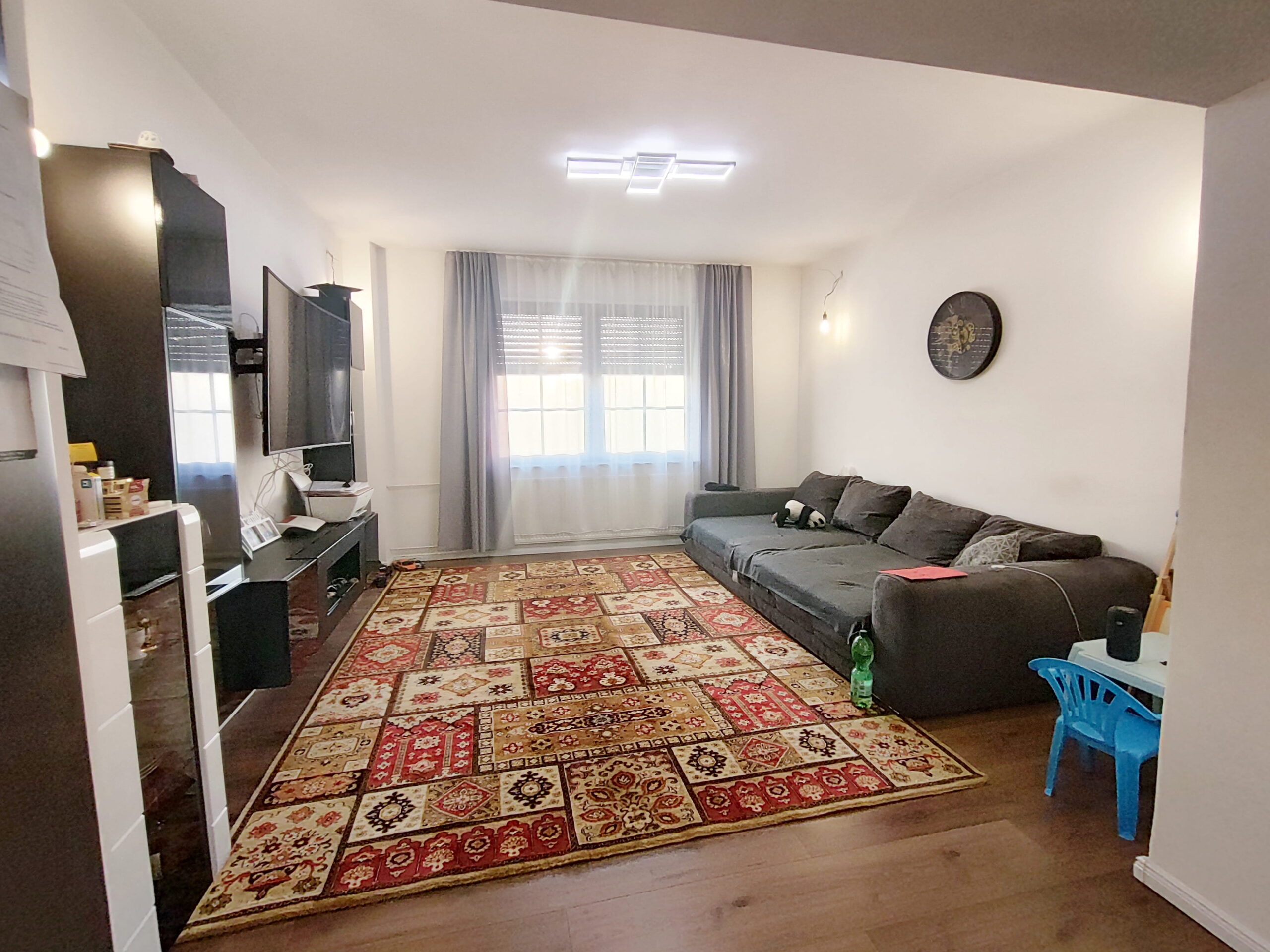 Modernisiertes Zweifamilienaus – Ansicht 4