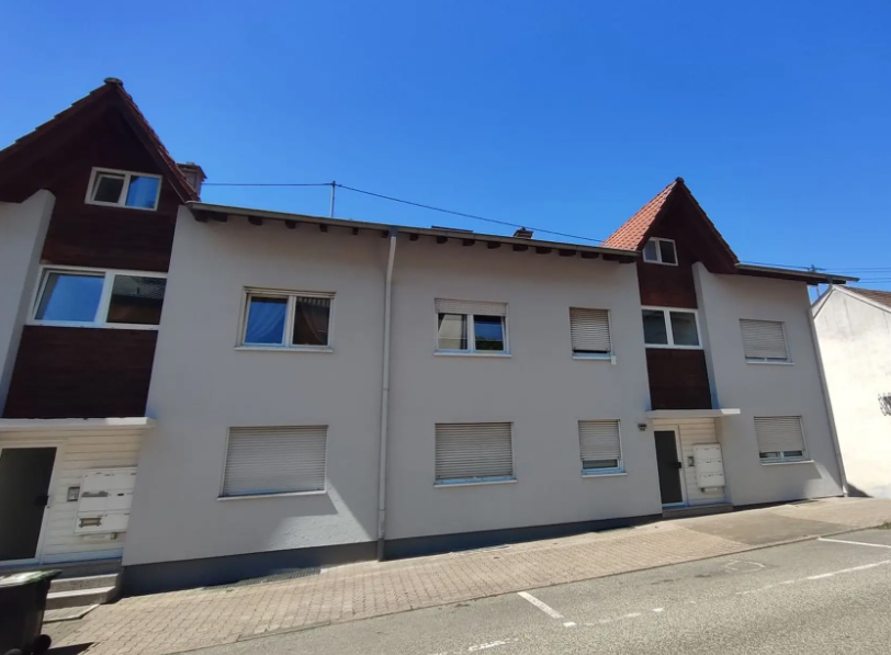 Eigentumswohnung mit Balkon & Stellplatz – Ansicht 1