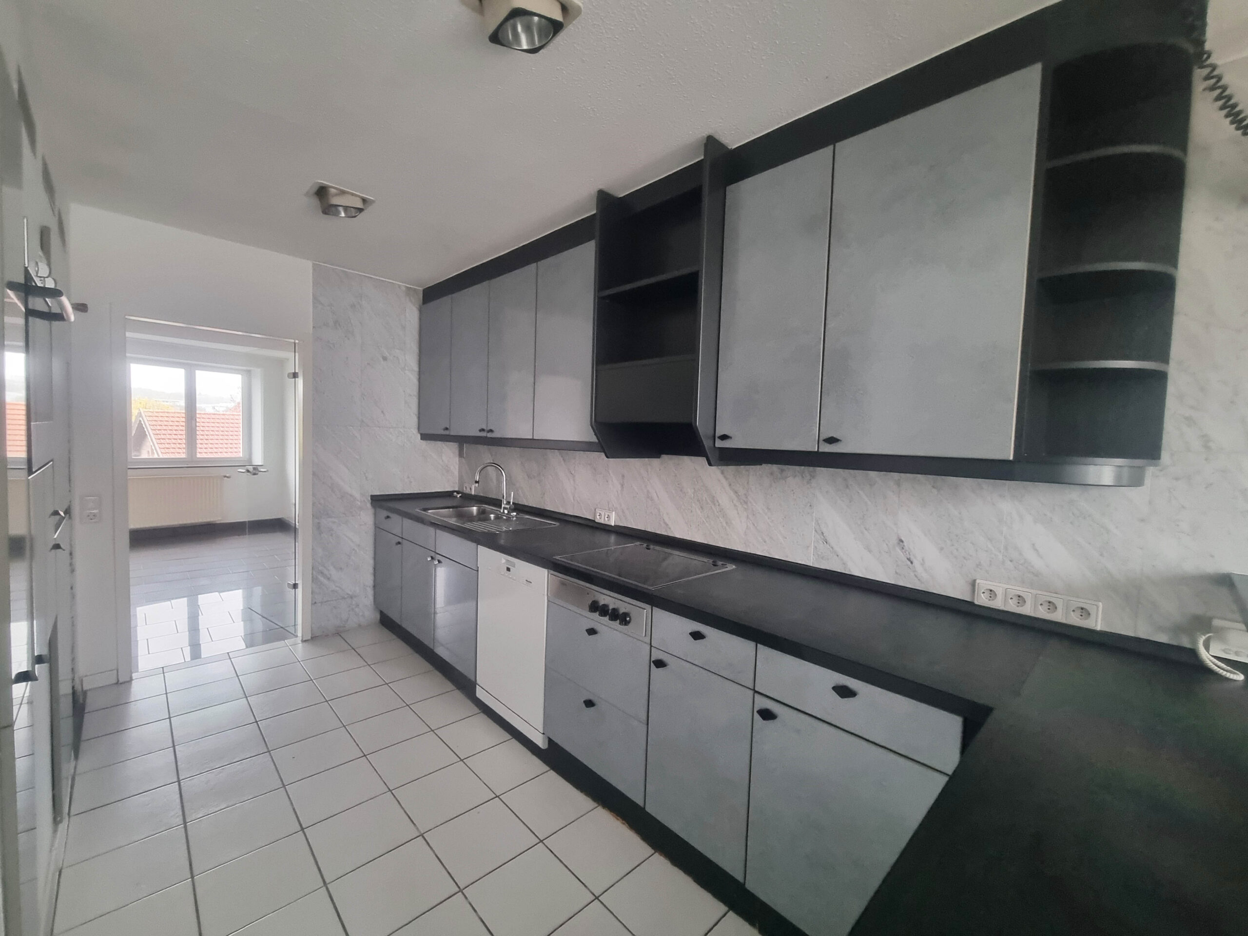 Immobilienpaket: 4 Eigentumswohnungen, Gewerbefläche, Lagerfläche – Ansicht 2